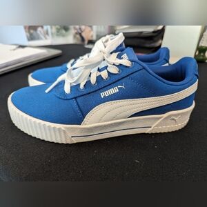 Puma soft foam canvas sneakers